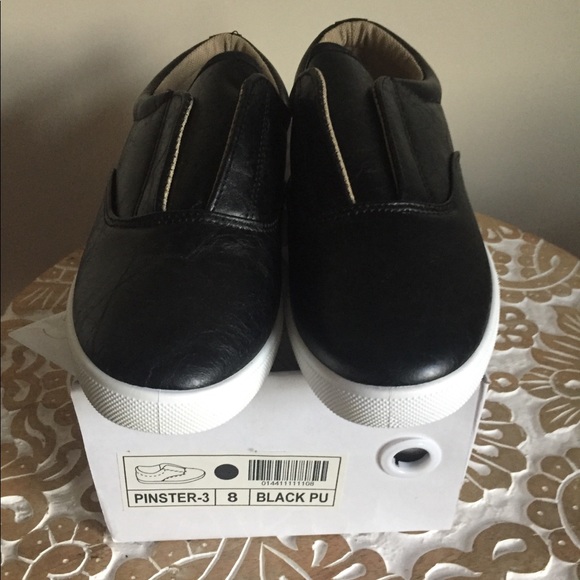 NIB Black Pinster Slip On Sneaker - Picture 3 of 8